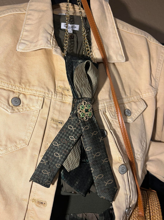 Lack Fish Tie Necklace - Mad Gringa Hats & Boutique